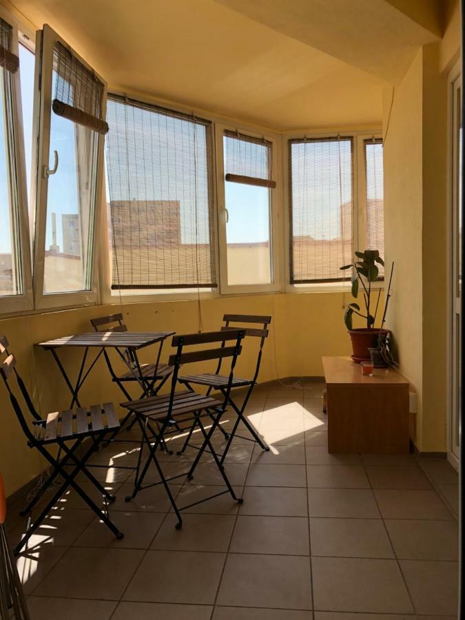Green Apartment With Terrace 12 Bukares Bagian luar foto