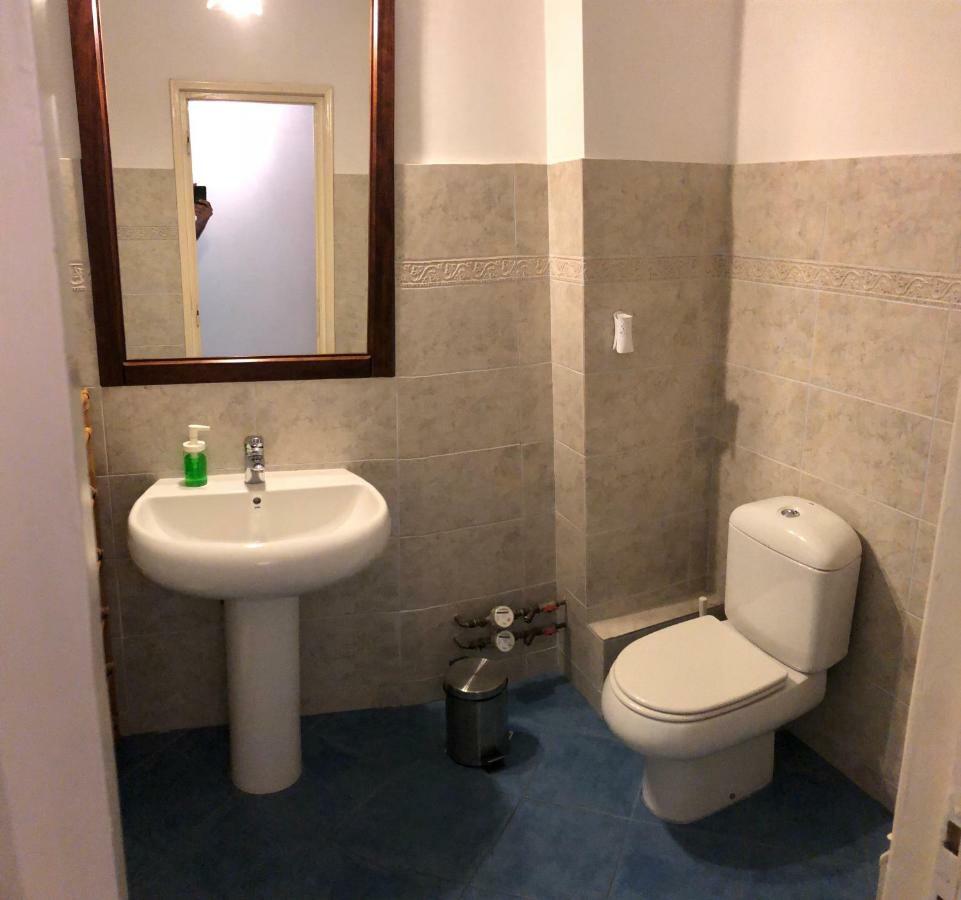 Green Apartment With Terrace 12 Bukares Bagian luar foto